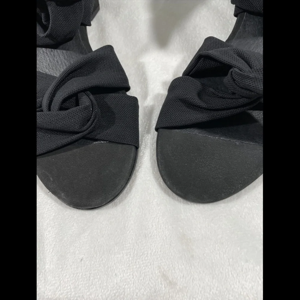 $195 Eileen Fisher Joy Twist Strappy Heeled Sandals in Black [SZ 5.5 ]‎